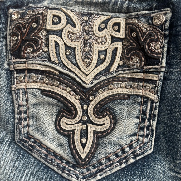 Rock revival Distressed Blue Jeans NWOT - Picture 5 of 10